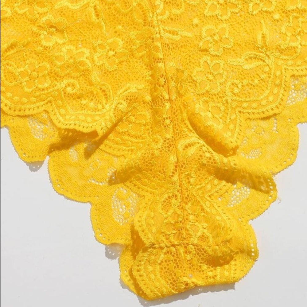New Sexy Yellow Lace Teddy Bodysuit - Picture 5 of 6
